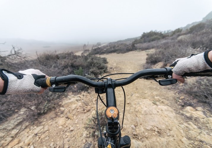 Odborník odporúča: Čo si obliecť na skorú jarnú cyklistiku?