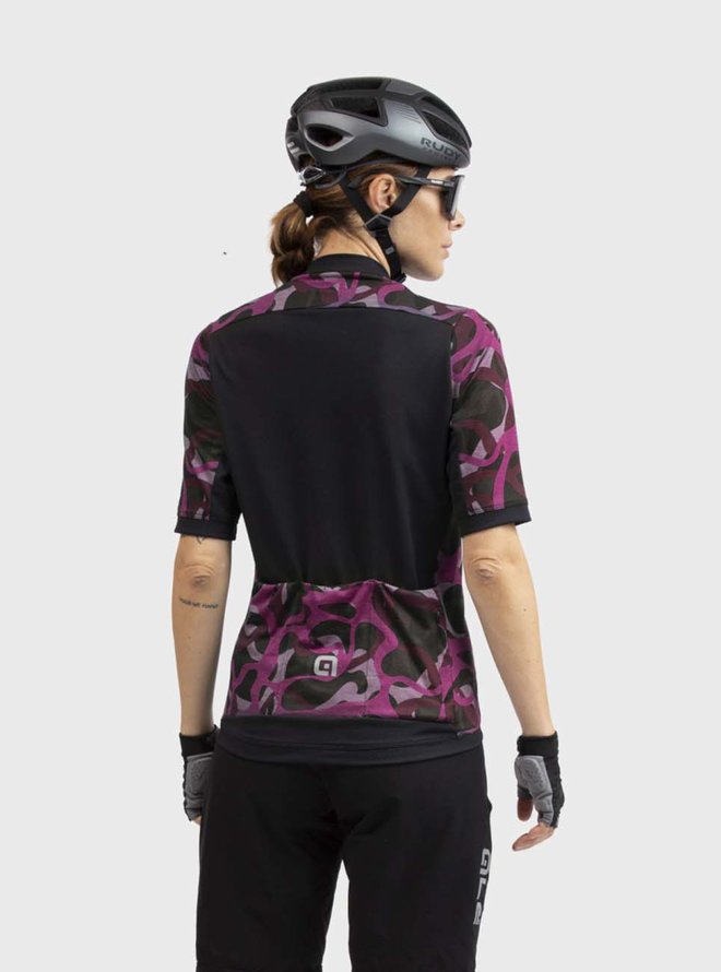 WOODLAND GRAVEL LADY